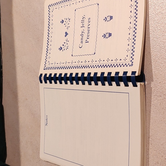 Vintage cookbook from 1991 ABCDe...licious addition any kitchen. Oak Lawn School - Picture 11 of 12